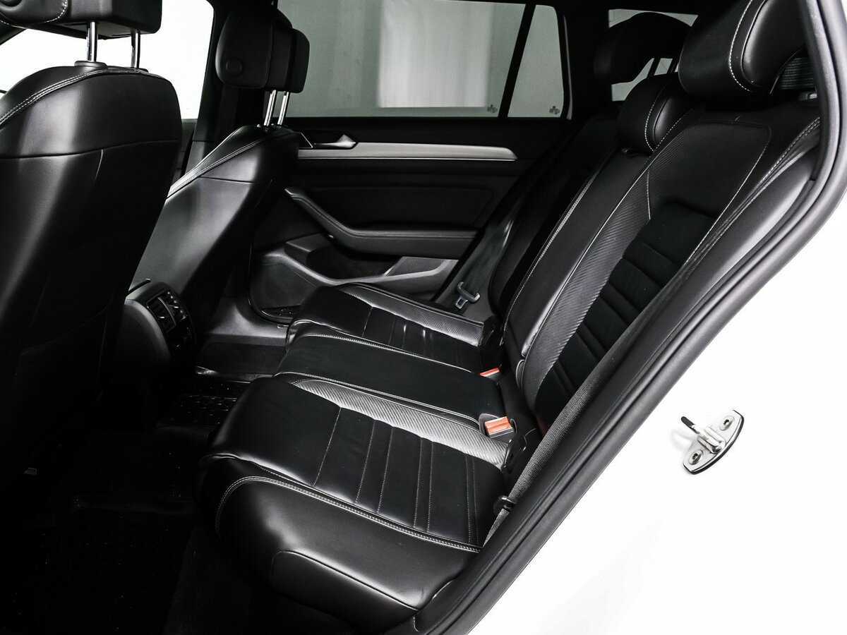 Volkswagen Passat 2019 года с пробегом. Фото: #12