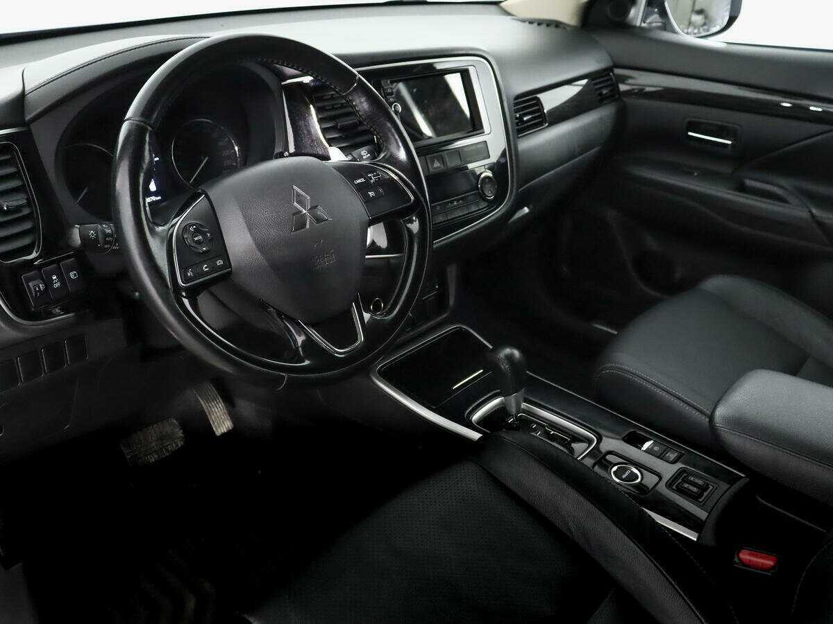 Mitsubishi Outlander 2017 года с пробегом. Фото: #9