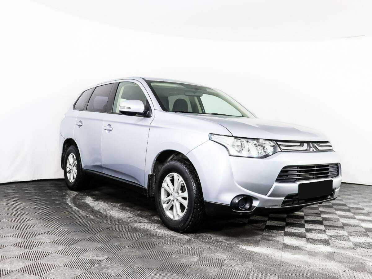Mitsubishi Outlander 2012 года с пробегом. Фото: #2