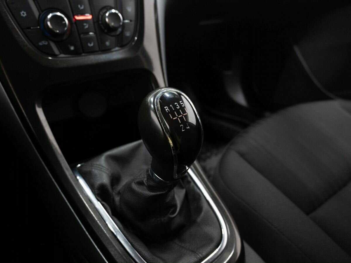 Opel Astra 2013 года с пробегом. Фото: #19