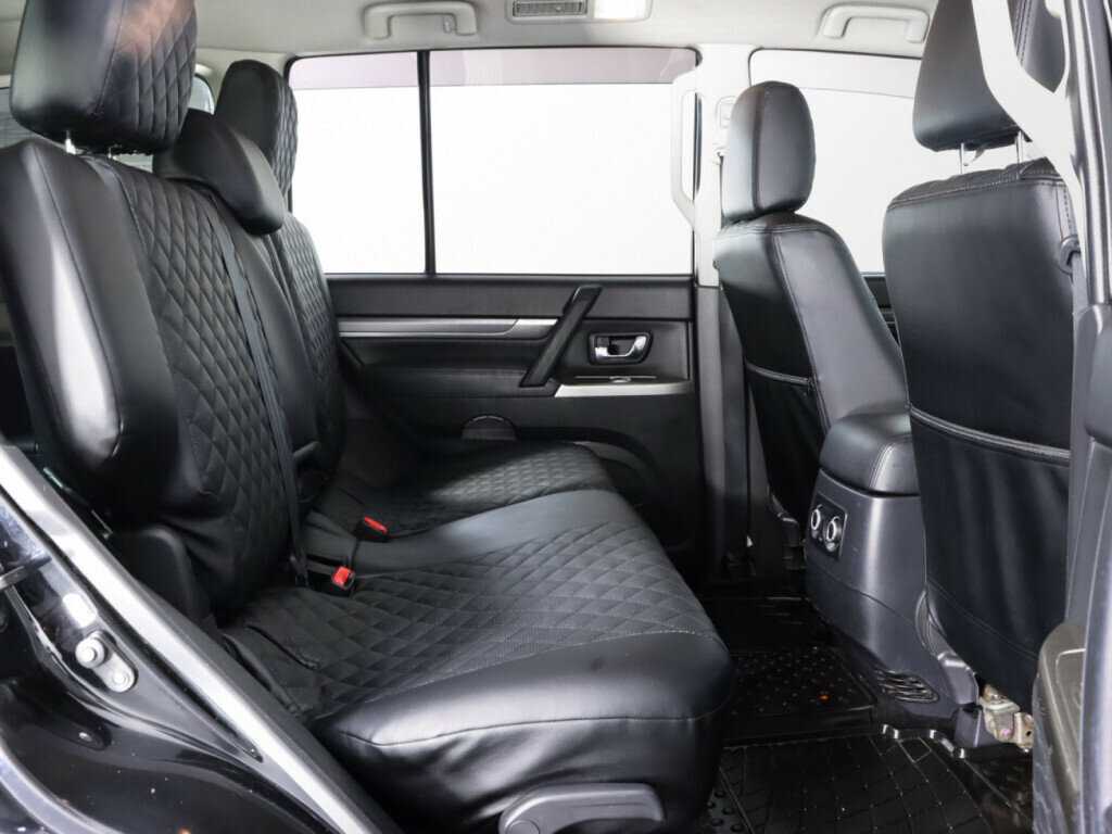 Mitsubishi Pajero 2013 года с пробегом. Фото: #18