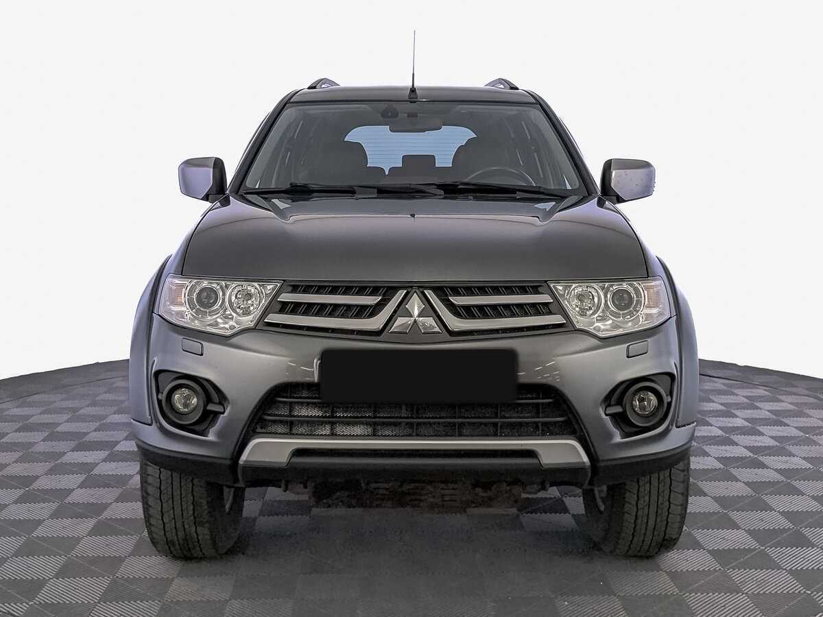 Mitsubishi Pajero Sport 2013 года с пробегом. Фото: #1