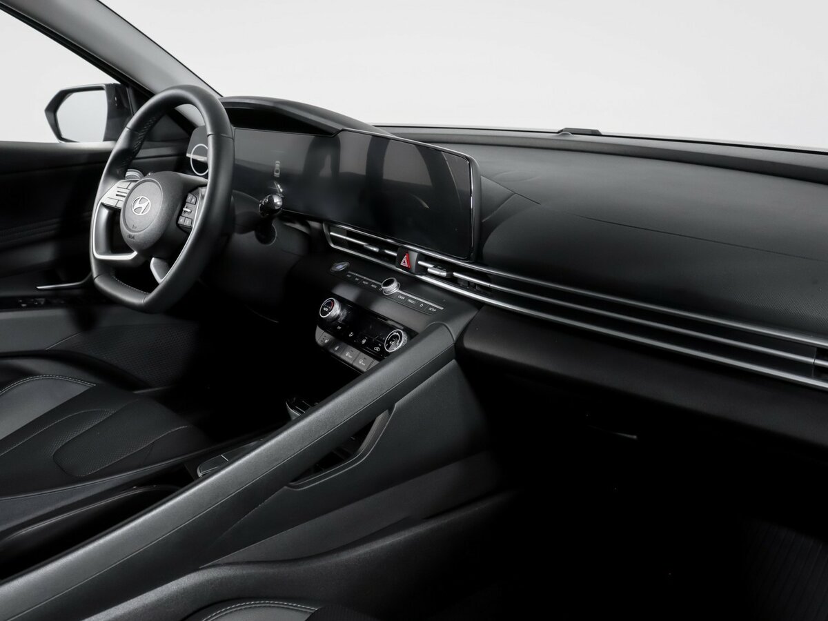 Hyundai Elantra 2023 года с пробегом. Фото: #6