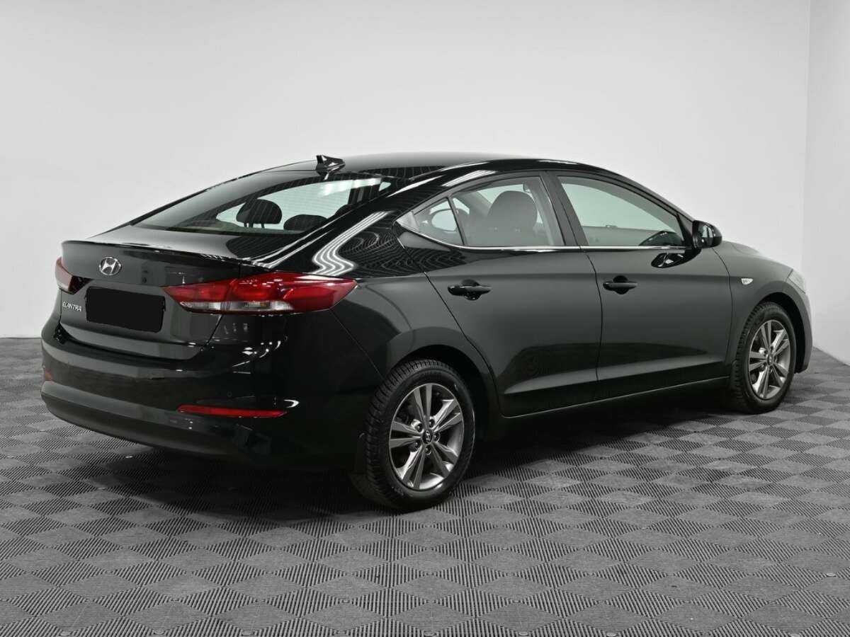 Hyundai Elantra 2017 года с пробегом. Фото: #1