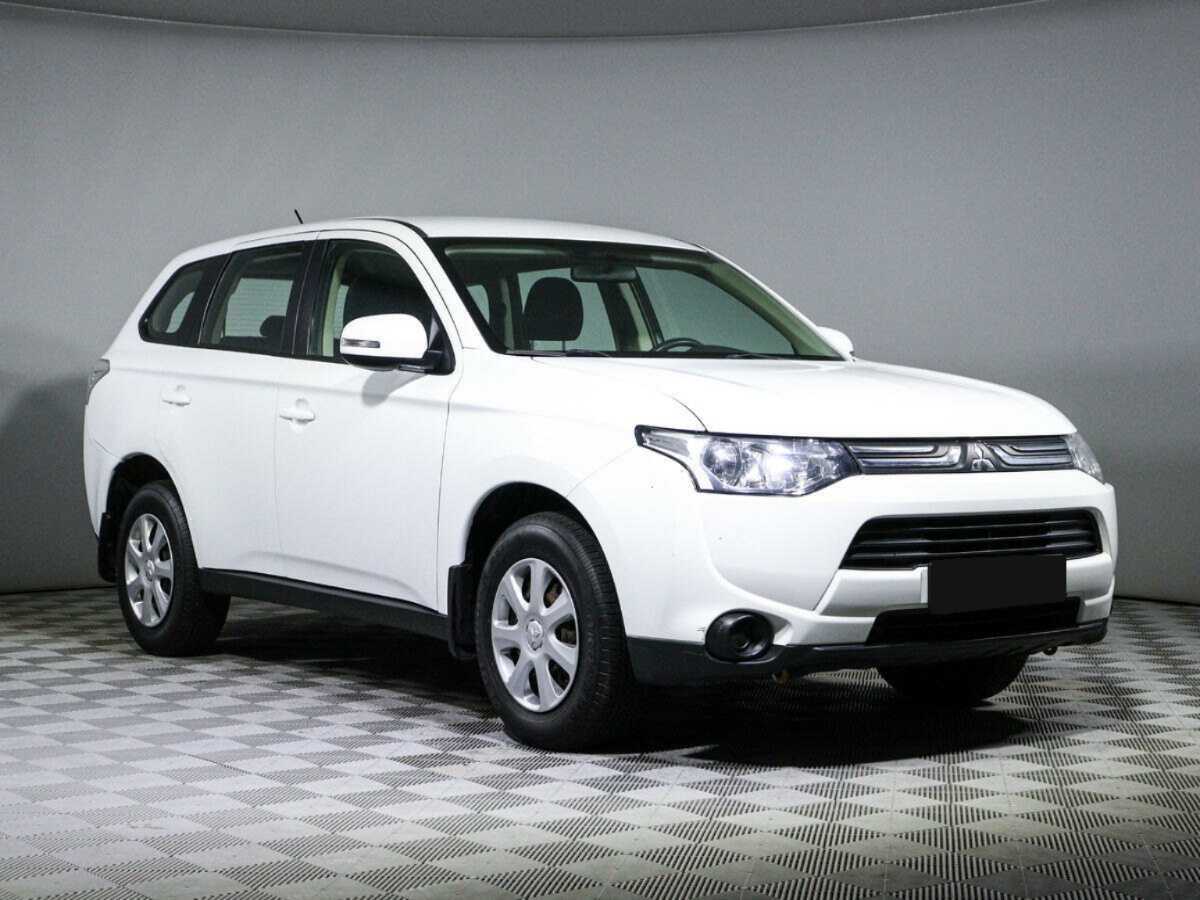 Mitsubishi Outlander 2013 года с пробегом. Фото: #2