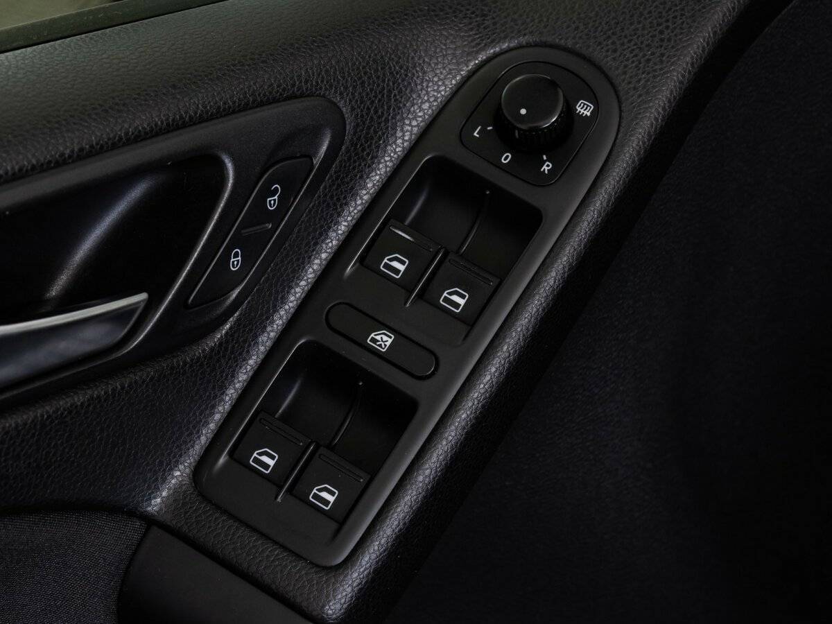 Volkswagen Golf 2012 года с пробегом. Фото: #13