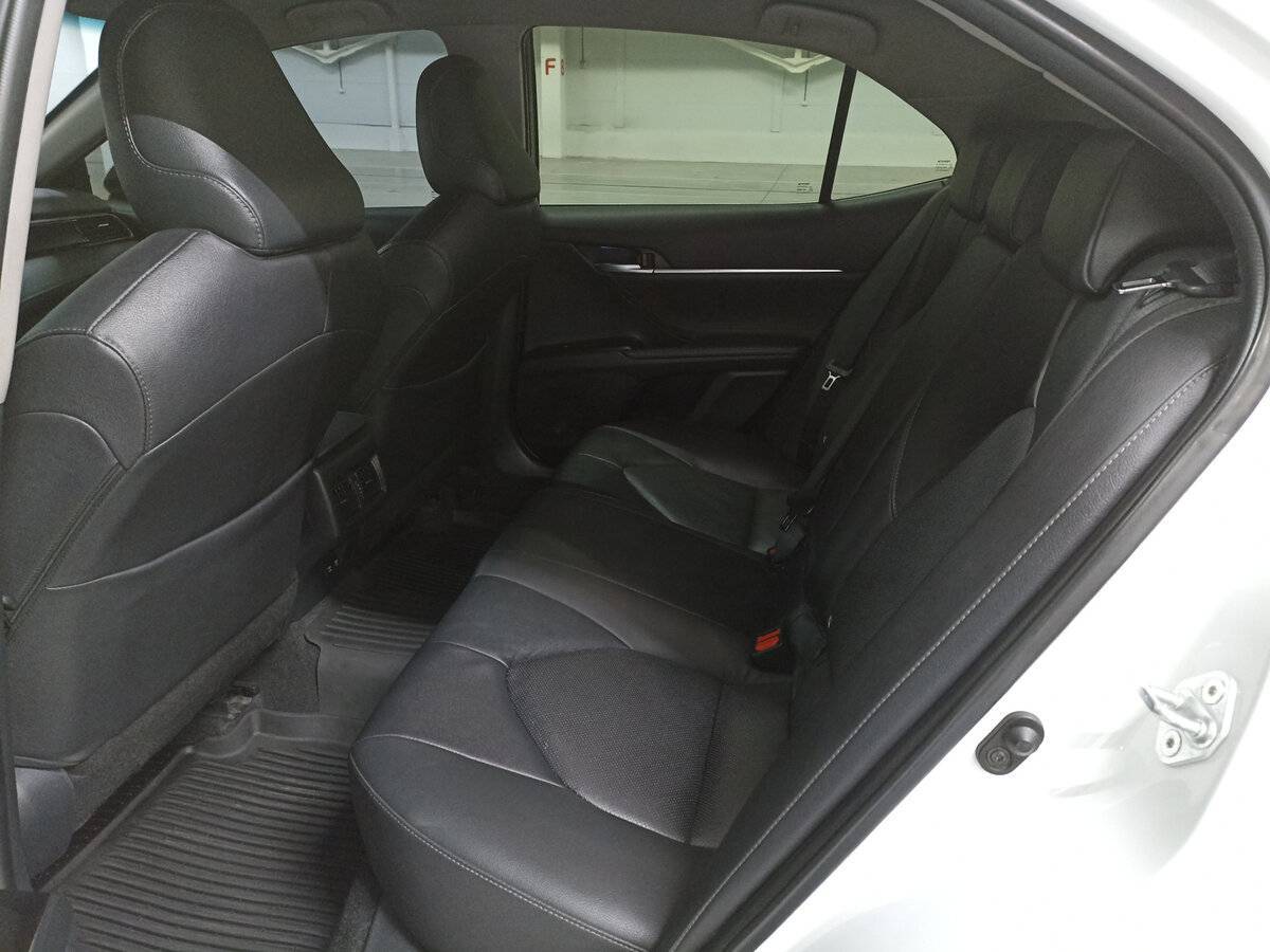 Toyota Camry 2021 года с пробегом. Фото: #11