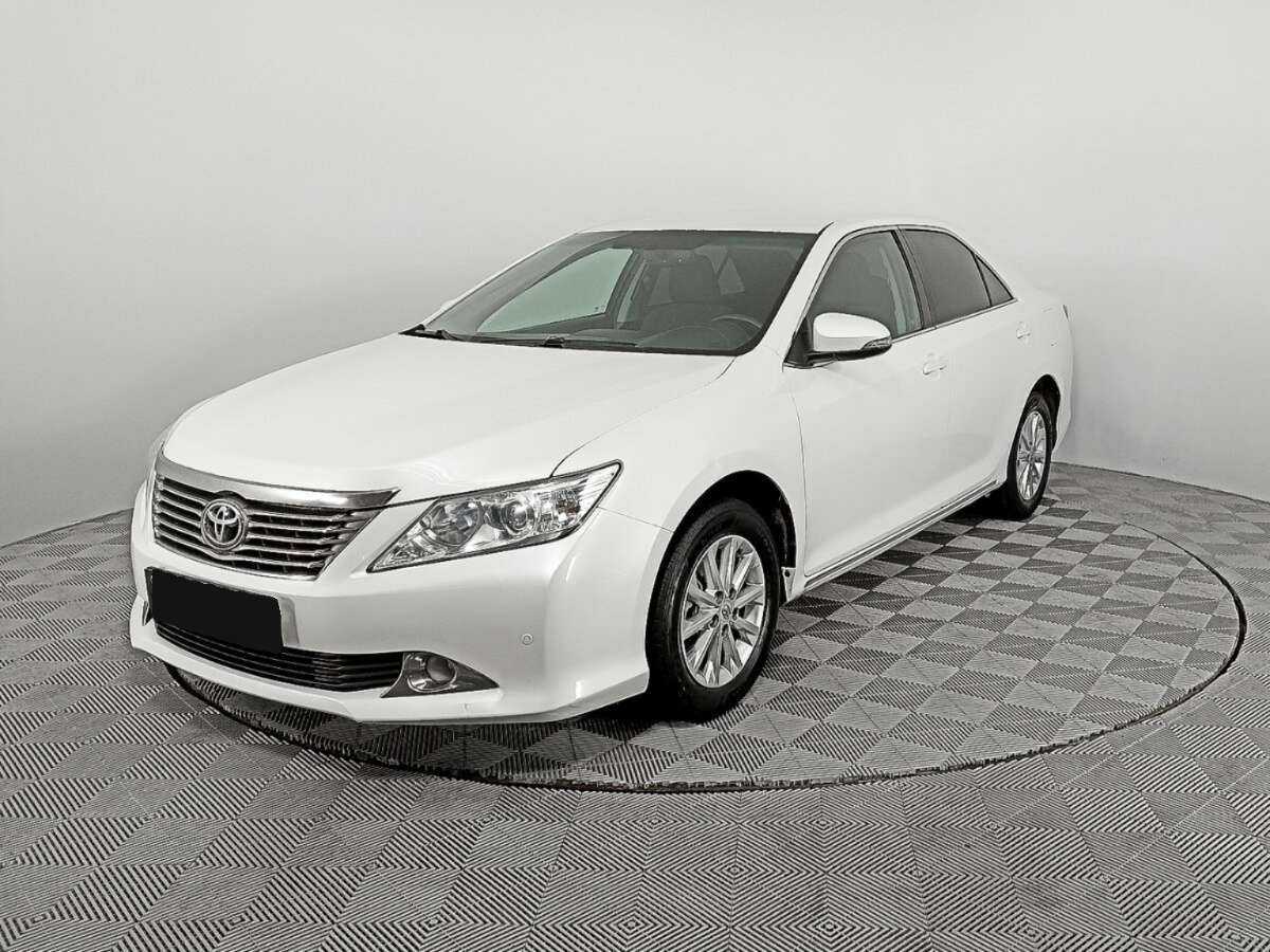 Toyota Camry 2014 года с пробегом. Посмотреть фото