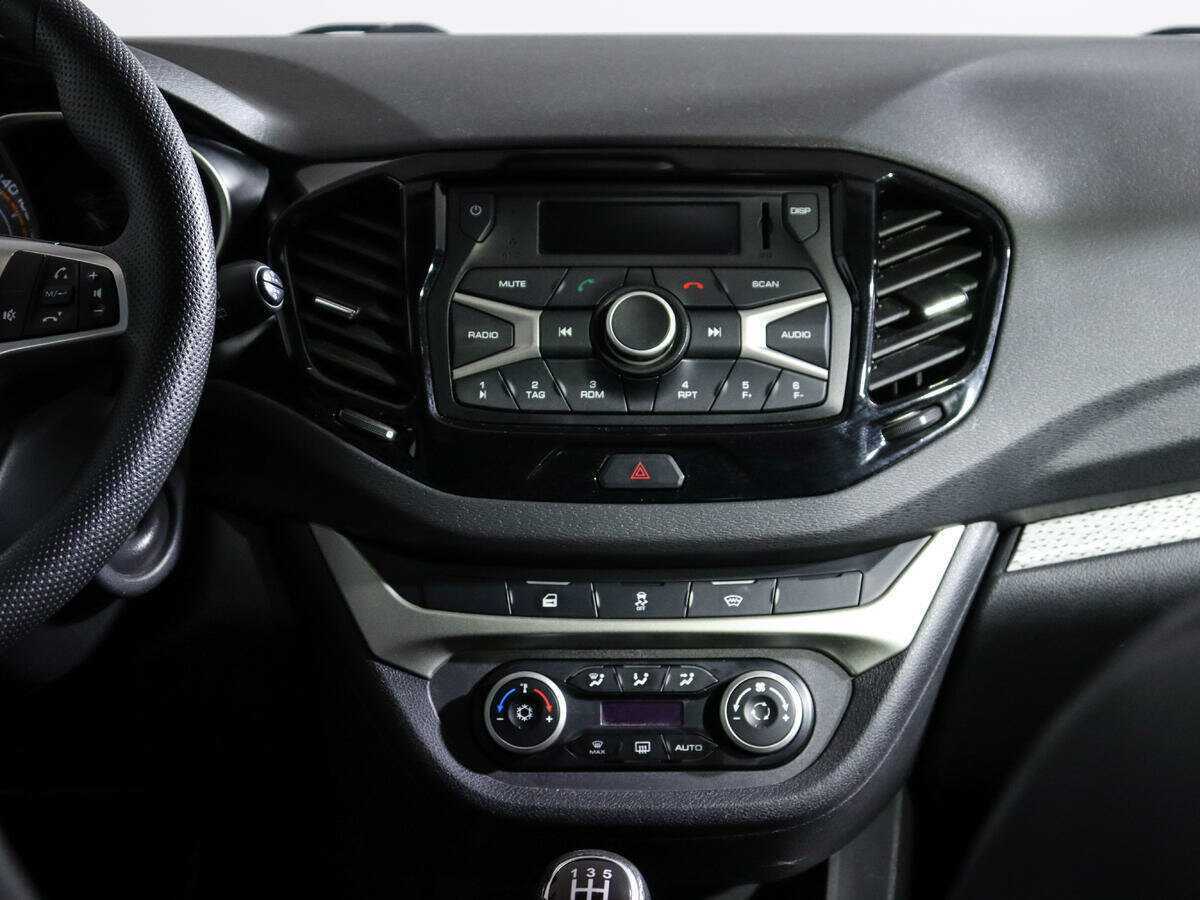 Lada (ВАЗ) Vesta 2018 года с пробегом. Фото: #9