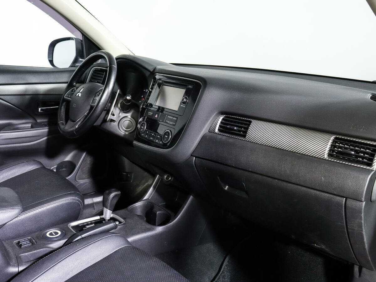 Mitsubishi Outlander 2012 года с пробегом. Фото: #9