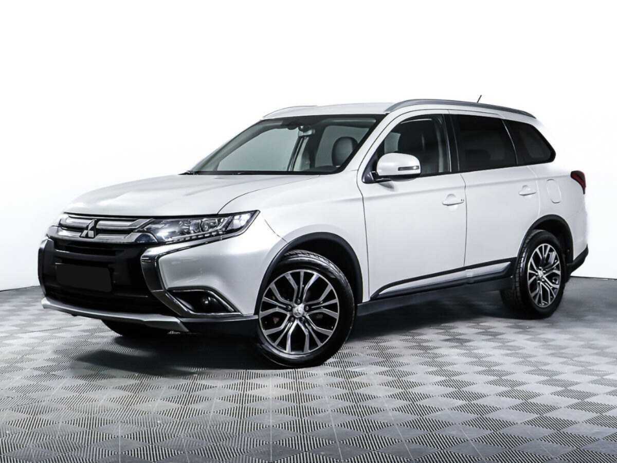 Mitsubishi Outlander 2016 года с пробегом. Посмотреть фото