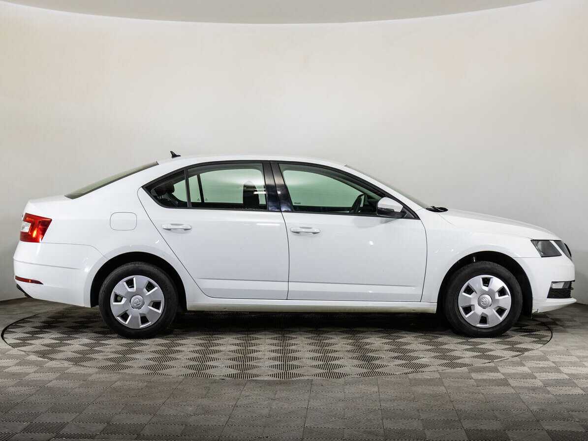 Skoda Octavia 2019 года с пробегом. Фото: #3