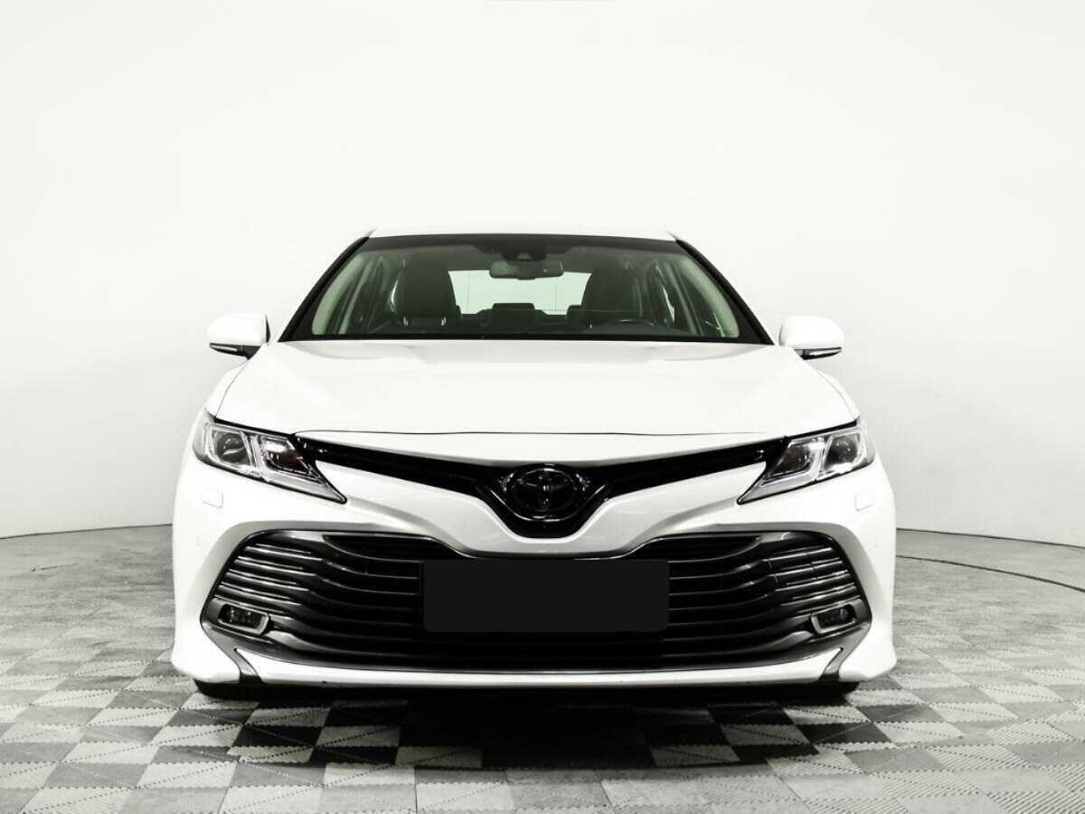 Toyota Camry 2020 года с пробегом. Фото: #1