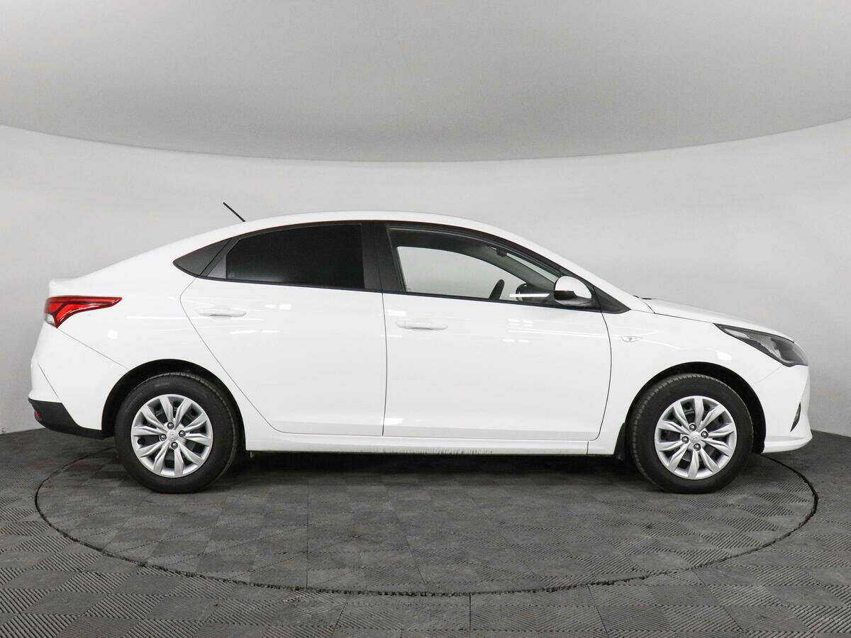 Hyundai Solaris 2022 года с пробегом. Фото: #3