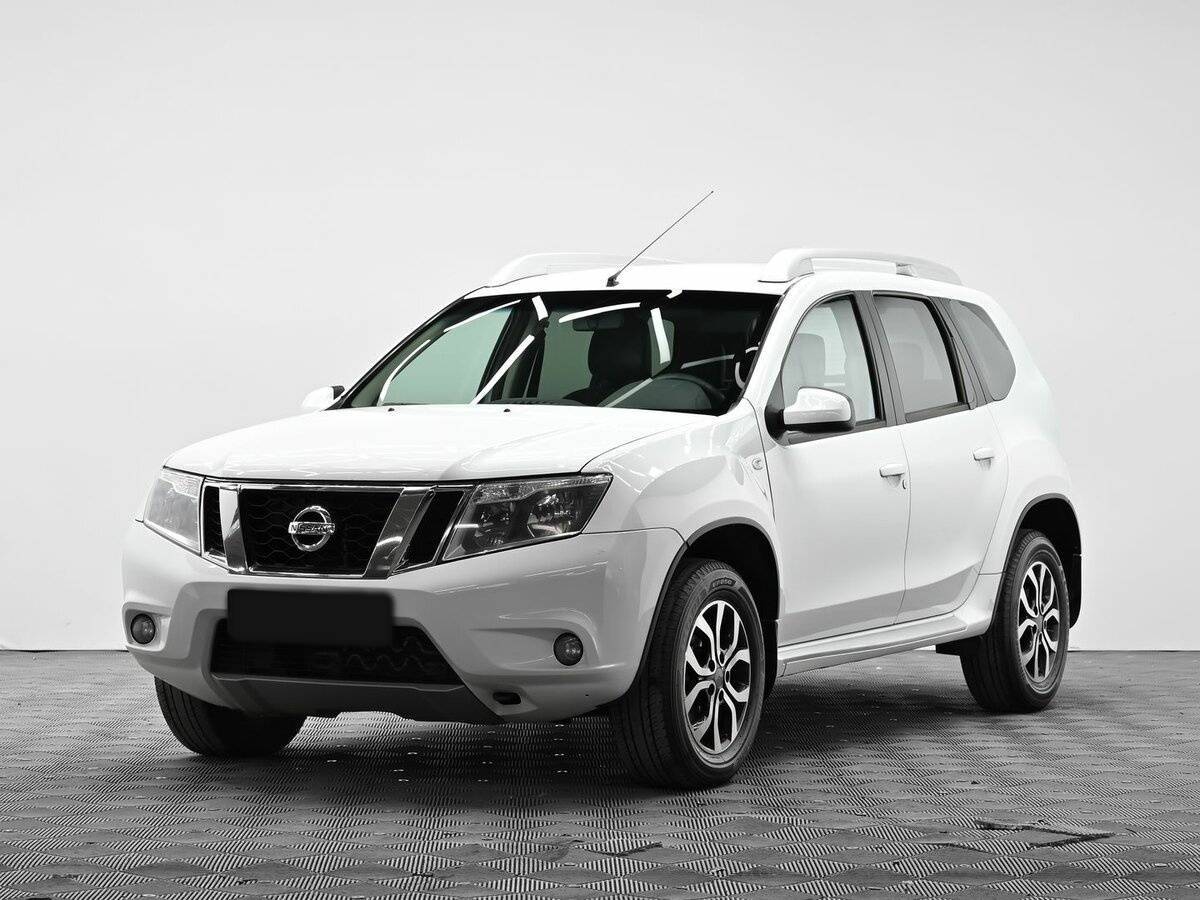 Nissan Terrano 2017 года с пробегом. Посмотреть фото