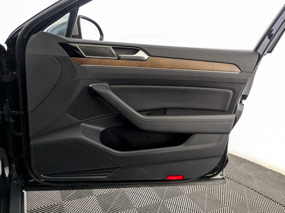 Volkswagen Passat 2018 года с пробегом. Фото: #24