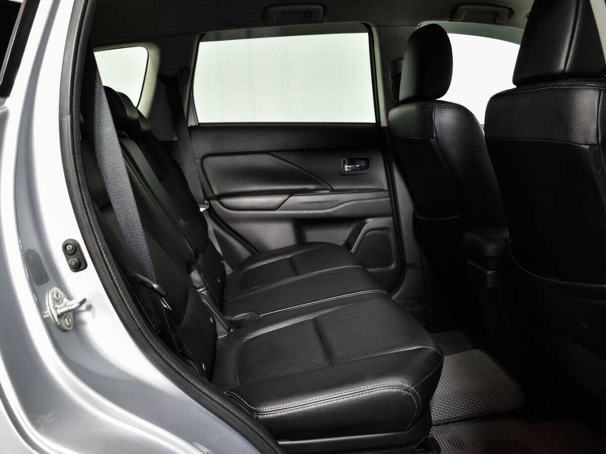 Mitsubishi Outlander 2012 года с пробегом. Фото: #7