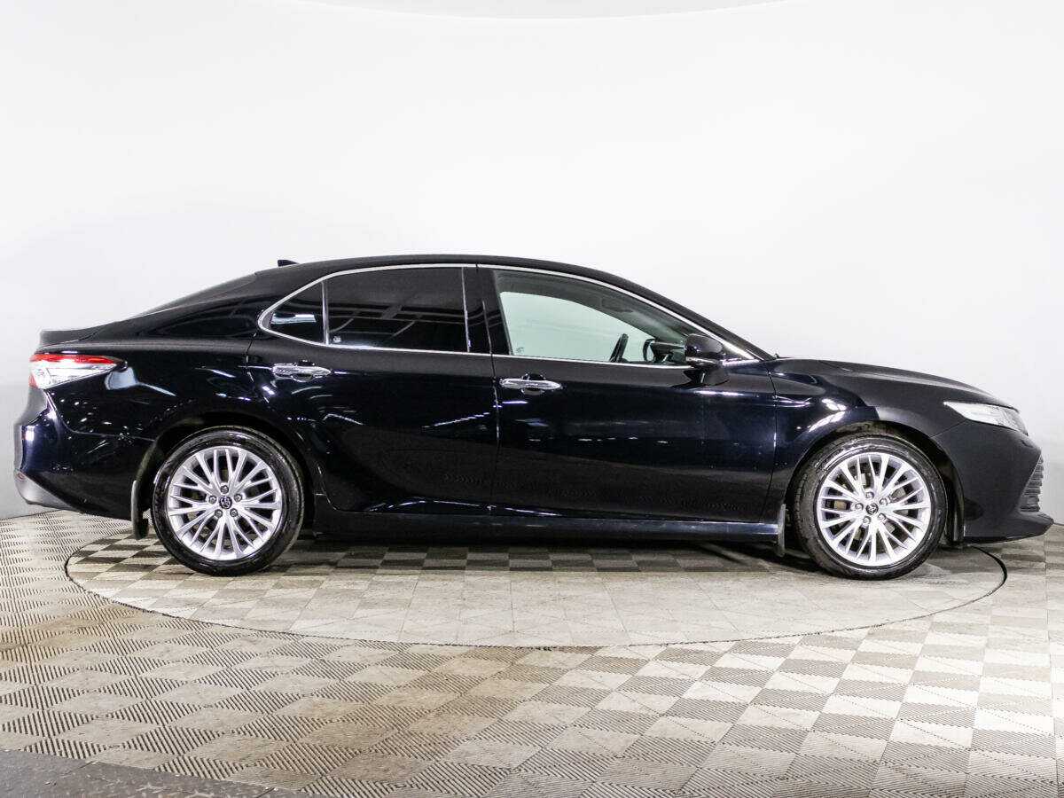 Toyota Camry 2018 года с пробегом. Фото: #3