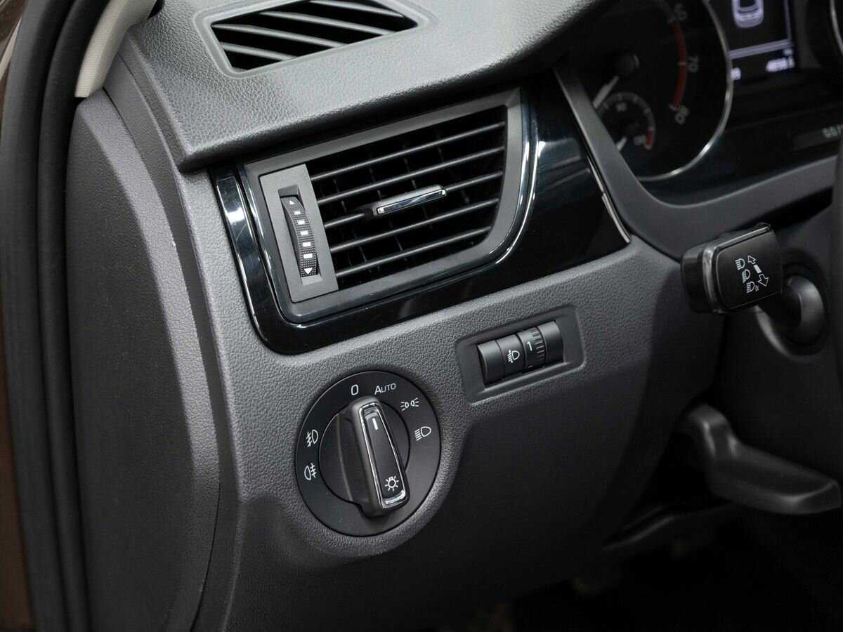 Skoda Rapid 2018 года с пробегом. Фото: #20