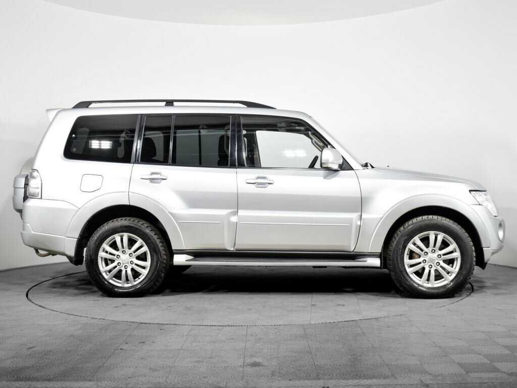 Mitsubishi Pajero 2013 года с пробегом. Фото: #3