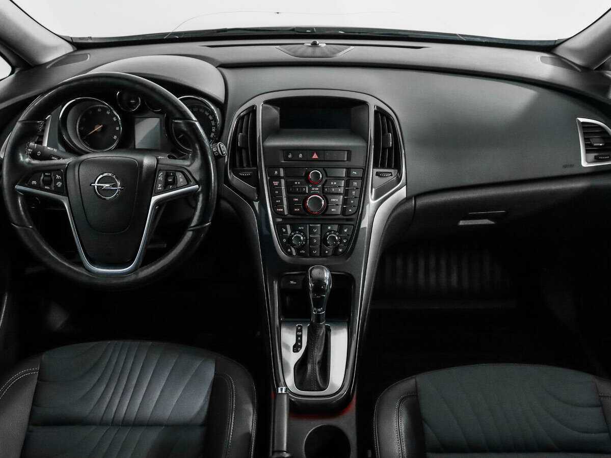 Opel Astra 2013 года с пробегом. Фото: #11