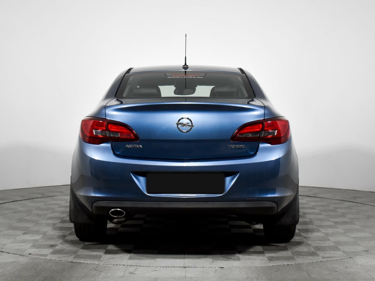 Opel Astra 2013 года с пробегом. Фото: #4