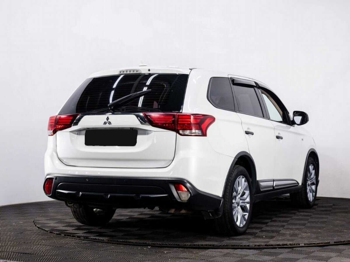 Mitsubishi Outlander 2018 года с пробегом. Фото: #5