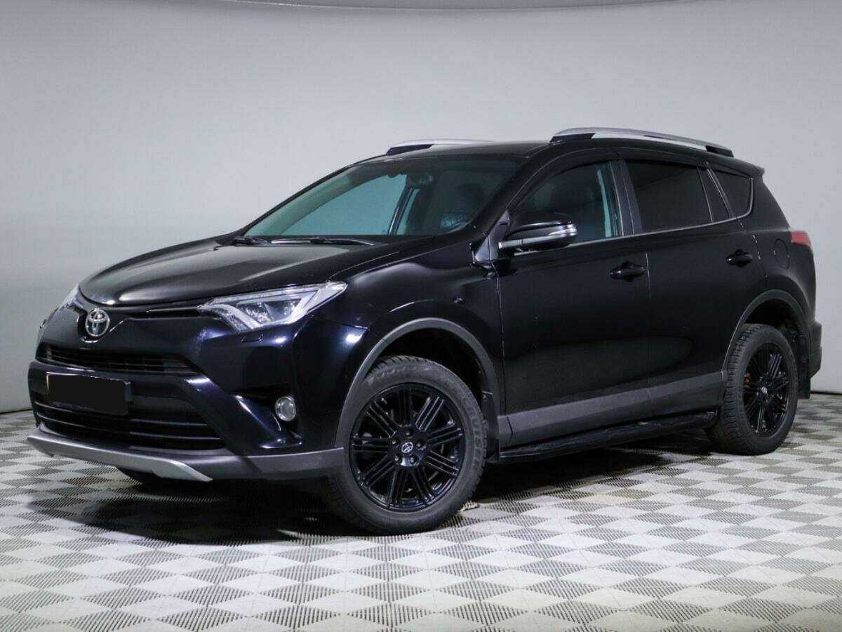 Toyota RAV4 2017 года с пробегом. Посмотреть фото