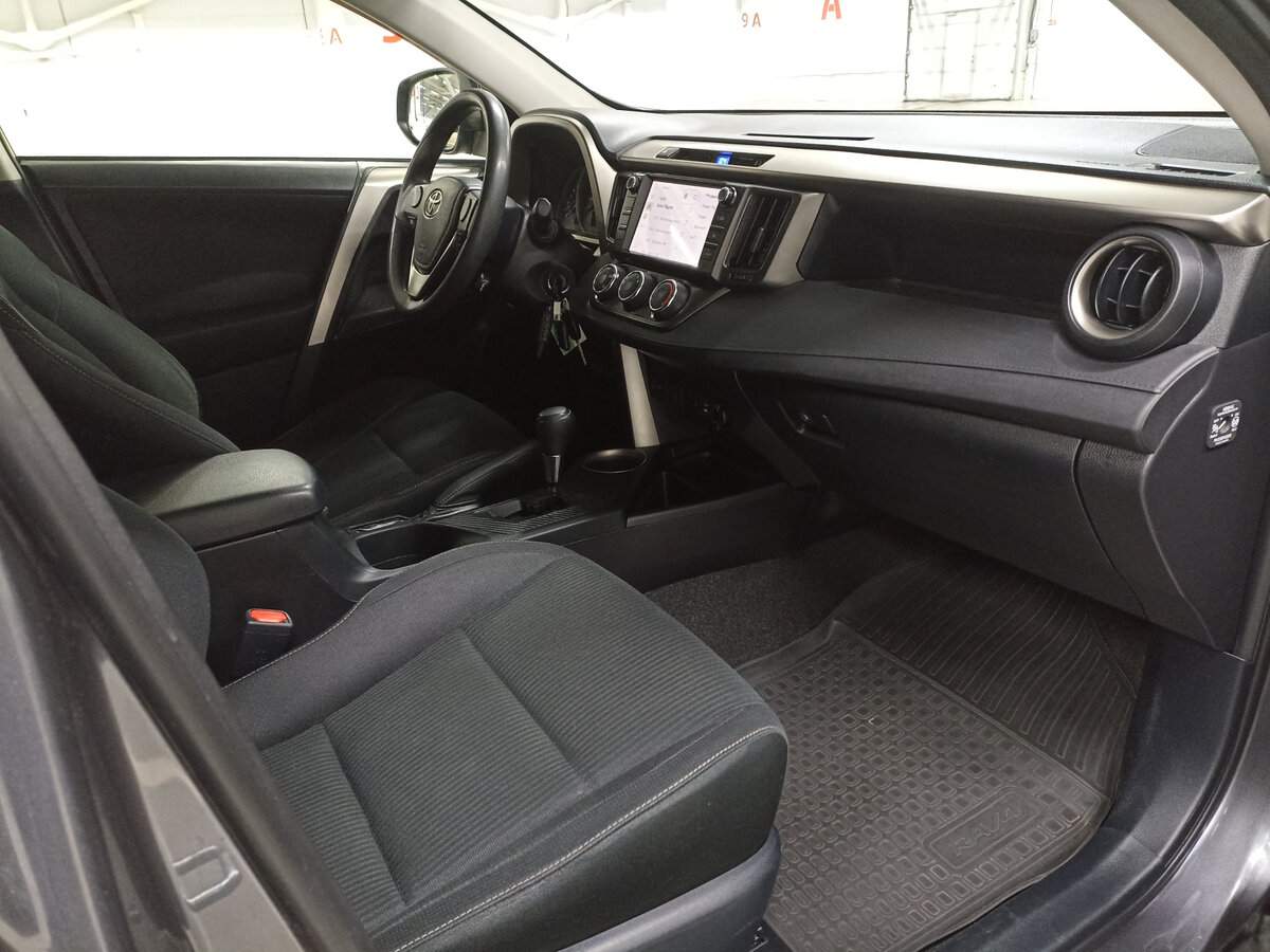 Toyota RAV4 2013 года с пробегом. Фото: #10