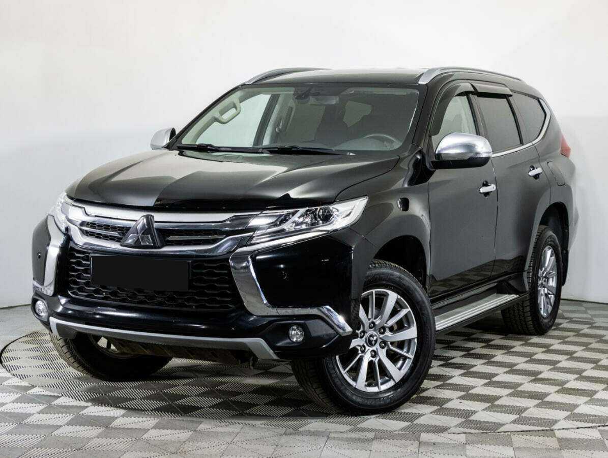 Mitsubishi Pajero Sport 2017 года с пробегом. Посмотреть фото
