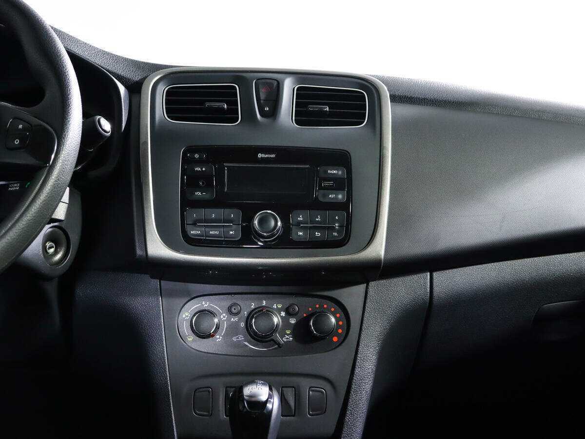 Renault Logan 2017 года с пробегом. Фото: #12