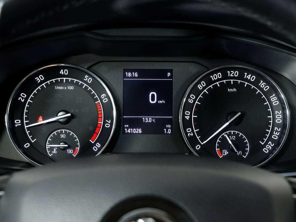 Skoda Superb 2018 года с пробегом. Фото: #12