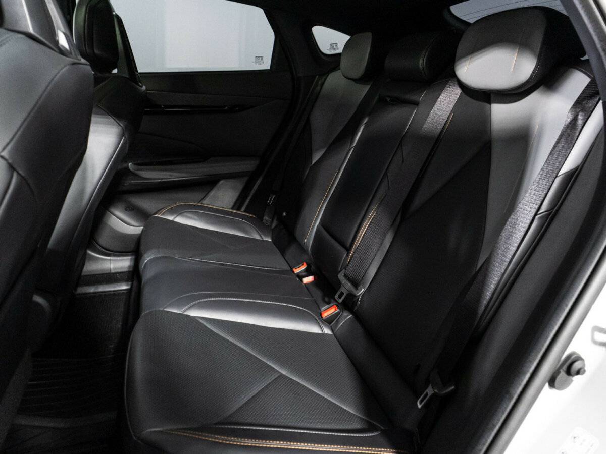 Changan UNI-V 2023 года с пробегом. Фото: #9