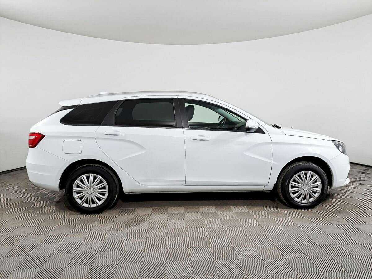 Lada (ВАЗ) Vesta 2018 года с пробегом. Фото: #3
