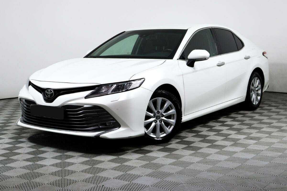 Toyota Camry 2019 года с пробегом. Посмотреть фото