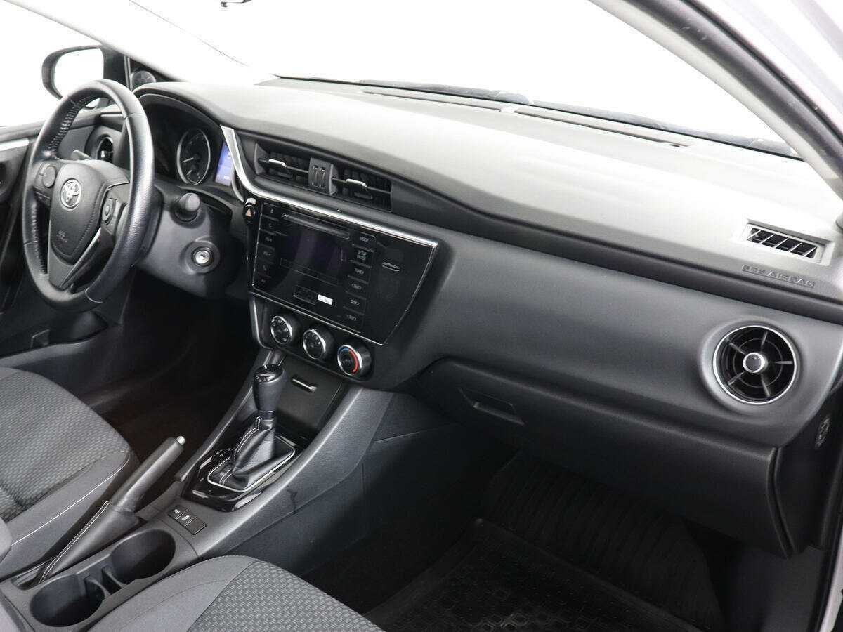 Toyota Corolla 2017 года с пробегом. Фото: #9
