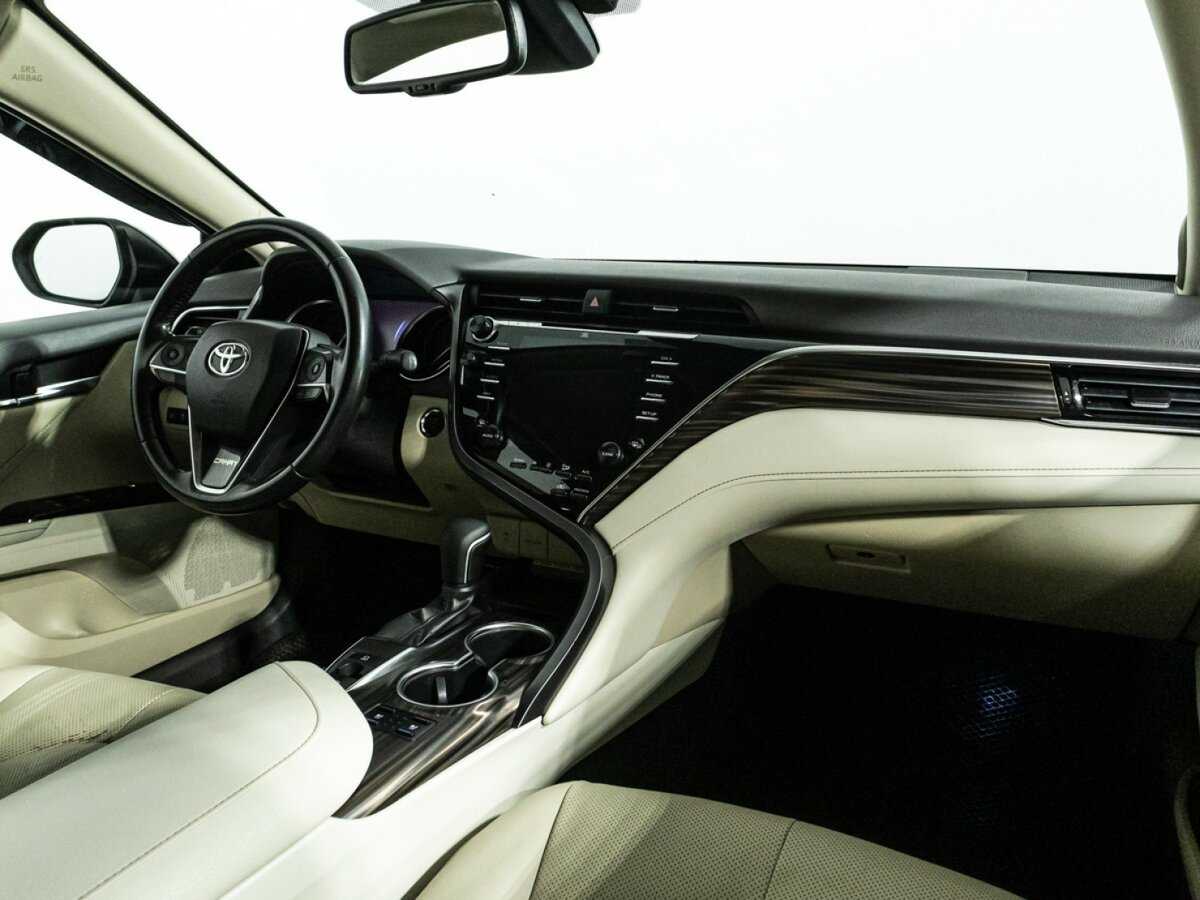 Toyota Camry 2018 года с пробегом. Фото: #8