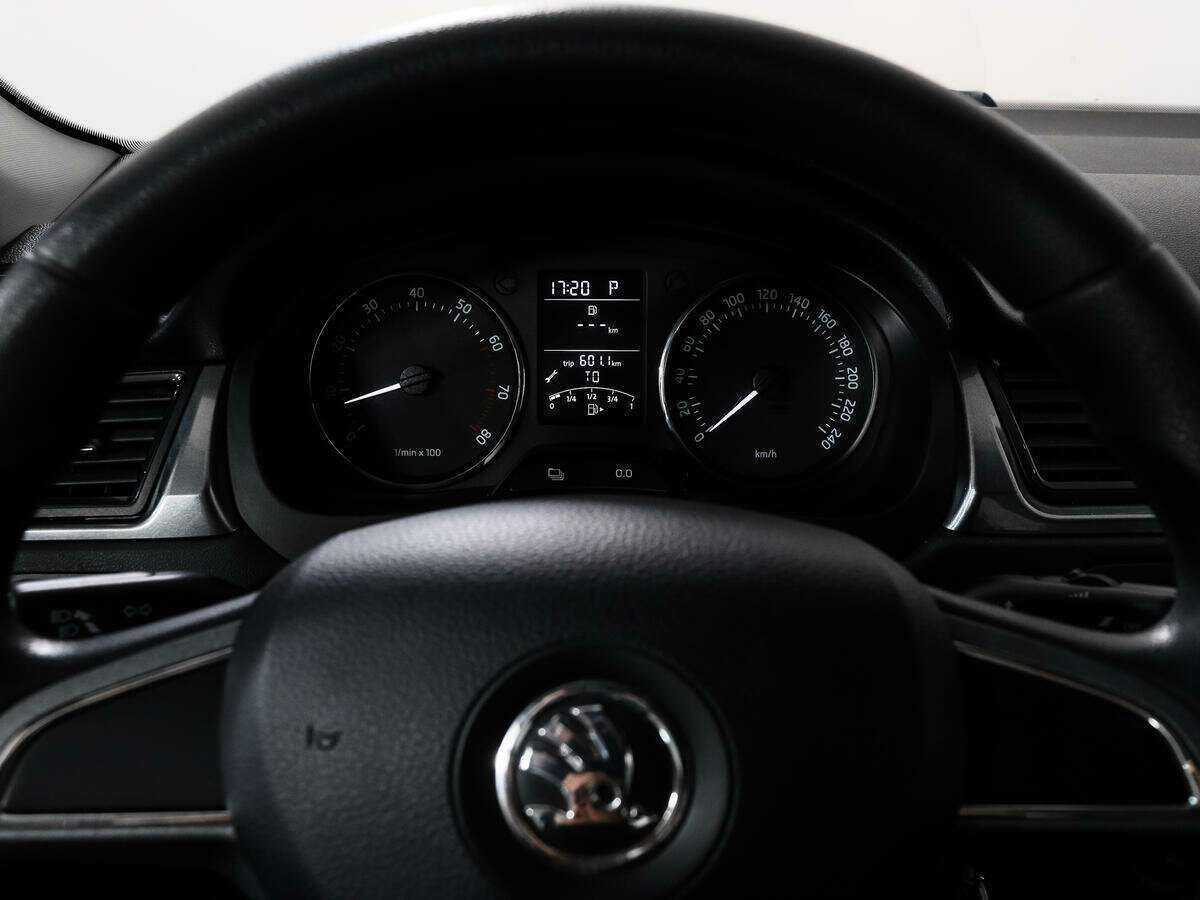 Skoda Rapid 2014 года с пробегом. Фото: #13