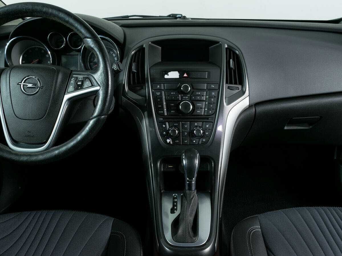 Opel Astra 2013 года с пробегом. Фото: #8