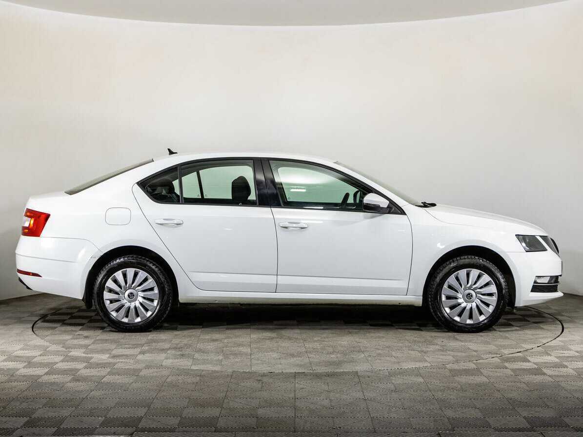 Skoda Octavia 2018 года с пробегом. Фото: #3