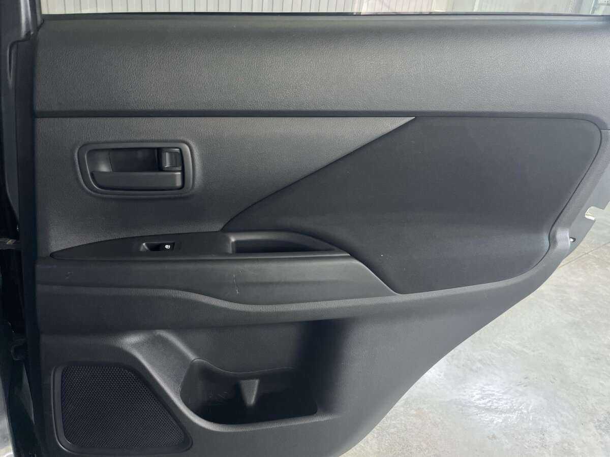 Mitsubishi Outlander 2018 года с пробегом. Фото: #21