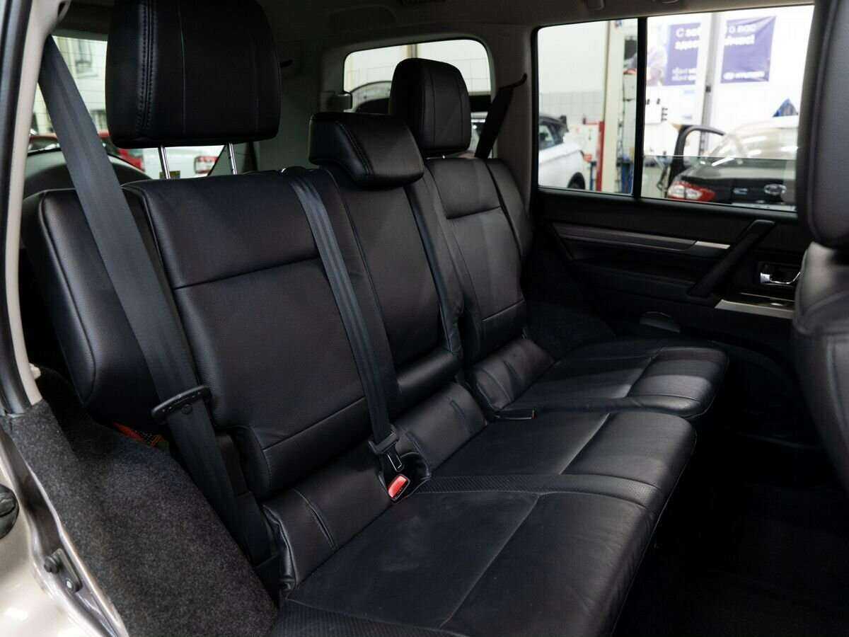 Mitsubishi Pajero 2012 года с пробегом. Фото: #8