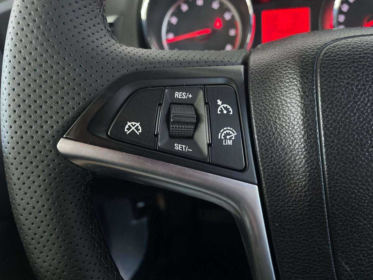 Opel Astra 2012 года с пробегом. Фото: #10