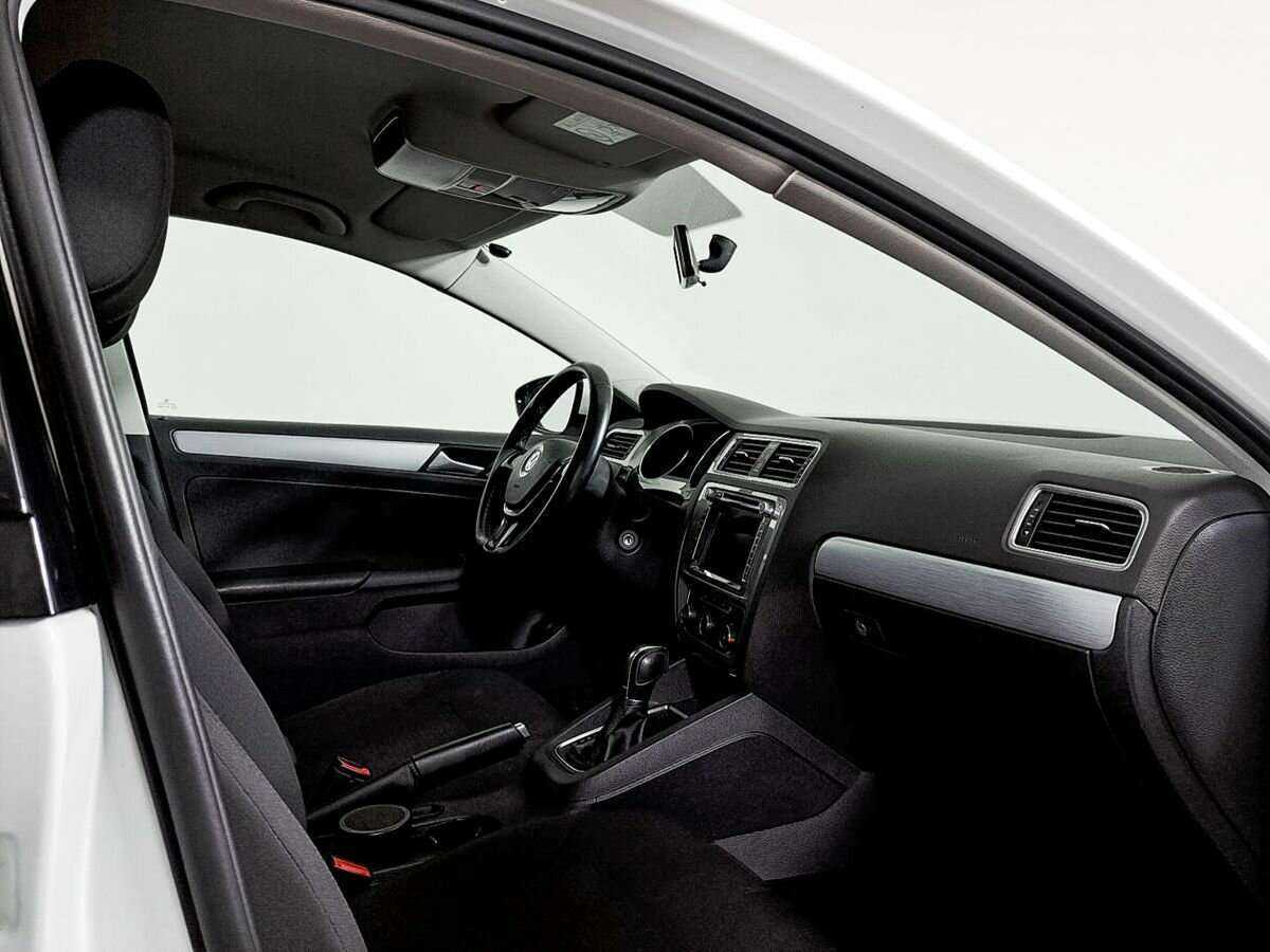 Volkswagen Jetta 2018 года с пробегом. Фото: #7