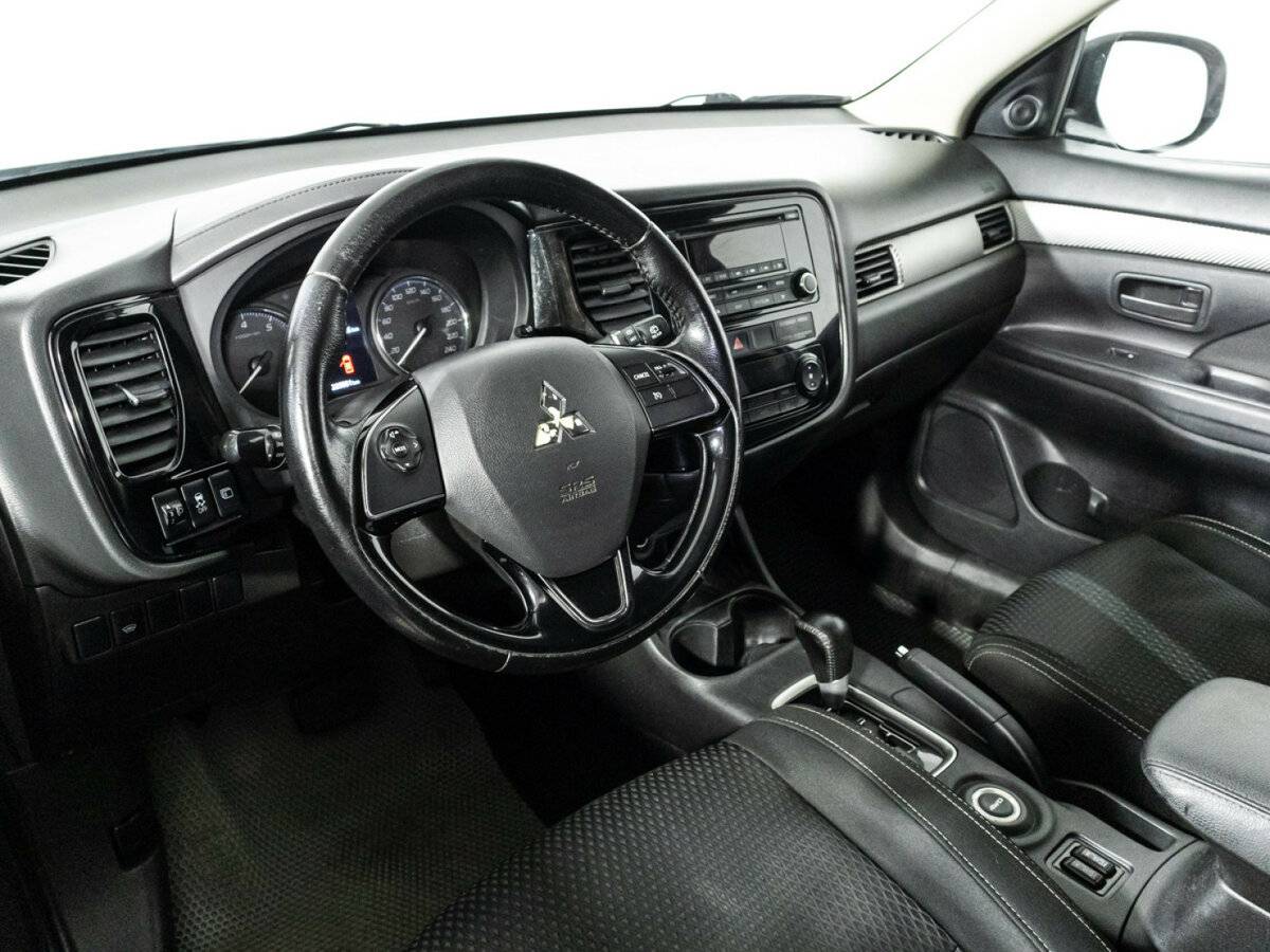 Mitsubishi Outlander 2016 года с пробегом. Фото: #10