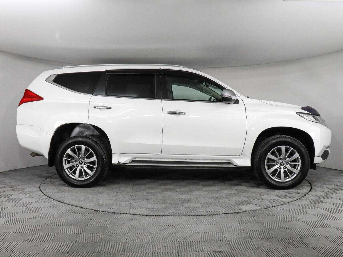 Mitsubishi Pajero Sport 2018 года с пробегом. Фото: #3