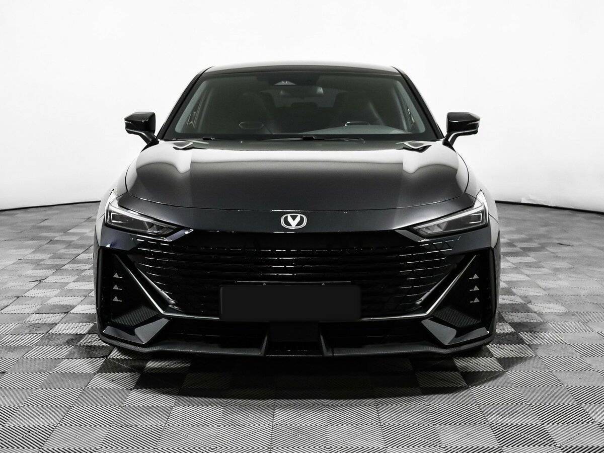 Changan UNI-V 2024 года с пробегом. Фото: #1