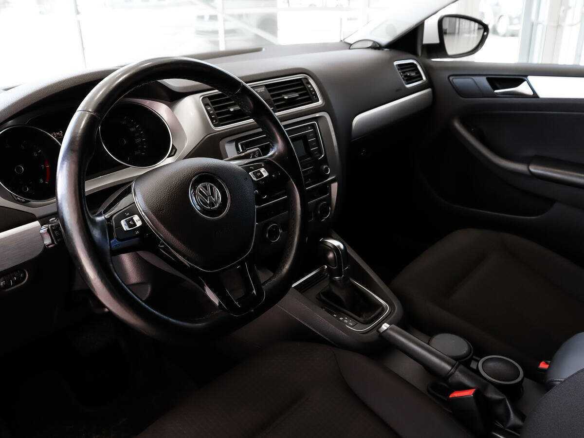 Volkswagen Jetta 2017 года с пробегом. Фото: #8