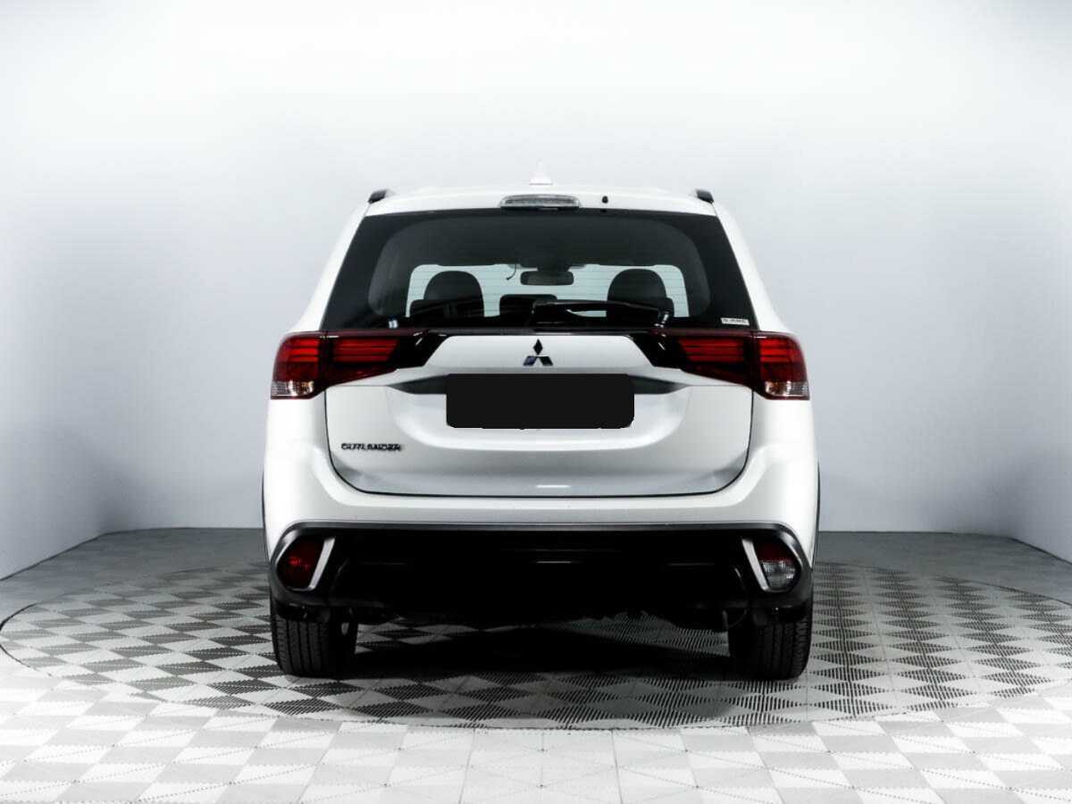 Mitsubishi Outlander 2021 года с пробегом. Фото: #5