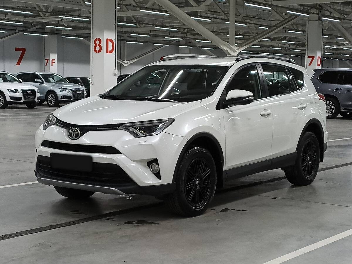 Toyota RAV4 2017 года с пробегом. Фото: #0